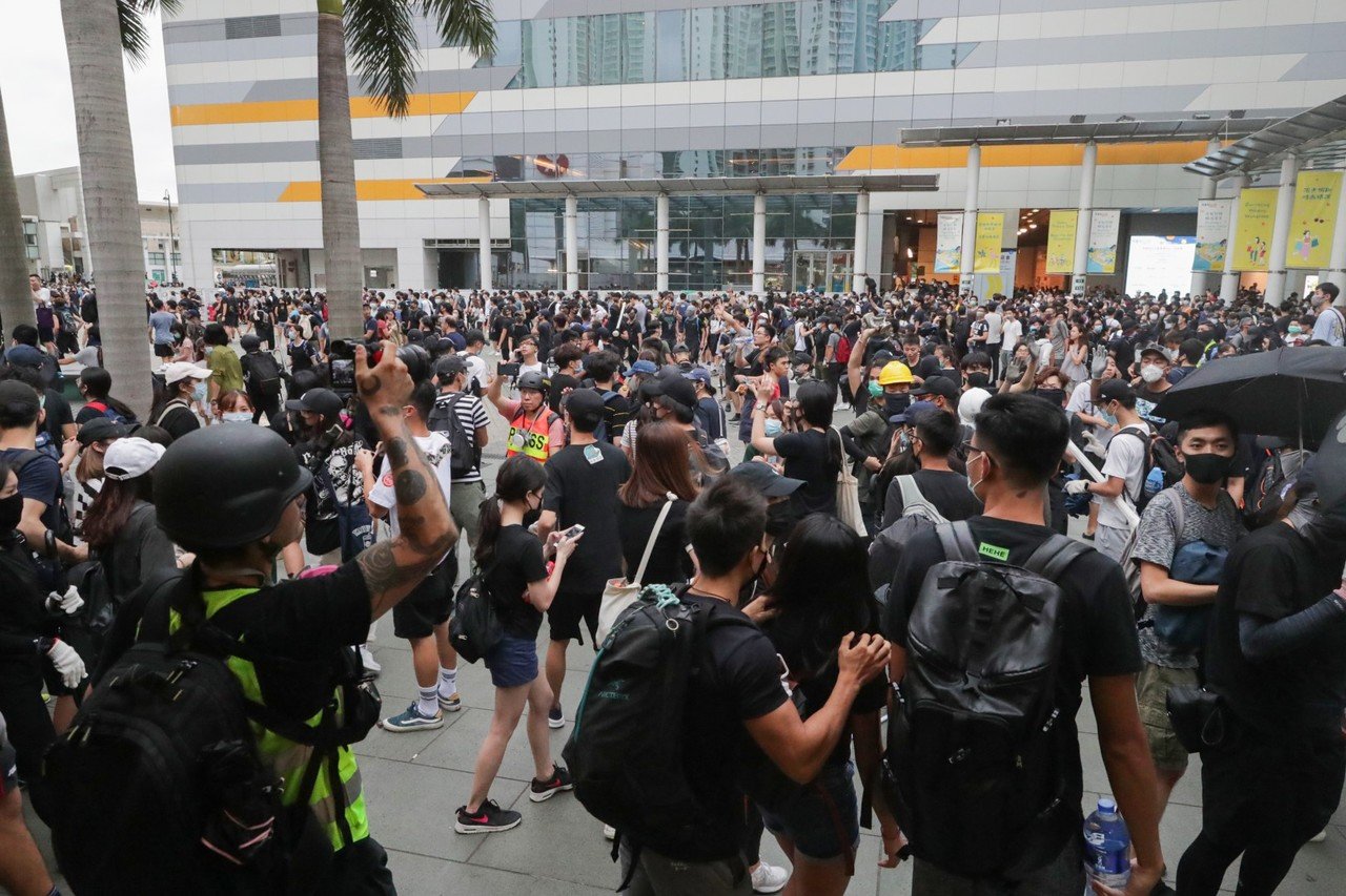 Airport Express suspended, flights delayed as Hong Kong protesters launch bid to cripple air hub