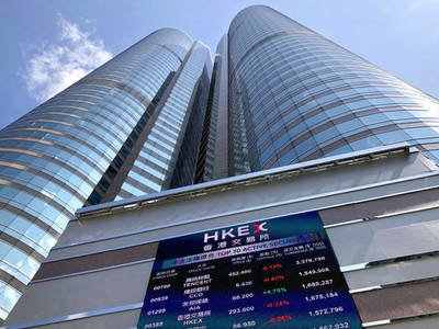 Hong Kong Exchange Makes Surprise $36.6 Billion Bid for LSE
