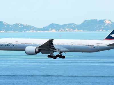 Cathay Pacific Passenger Traffic Fell 11% in August