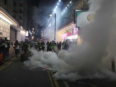 Protesters occupied roads near government headquarters and threw petrol bombs as illegal march descends into violence
