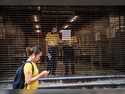 Hong Kong Under ‘De Facto Curfew’ as Subway Stations Shut Early