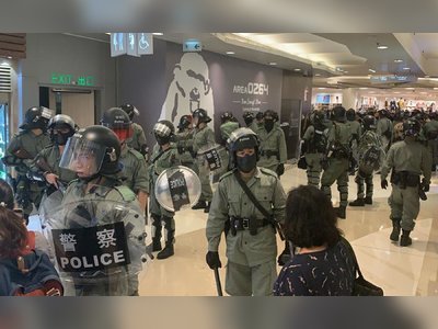 Standoffs between police, protesters in HK malls