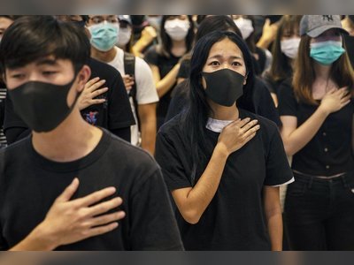 Black clothing exports to Hong Kong from China banned