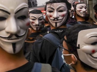 Mask ban spurs new mass protest in Hong Kong