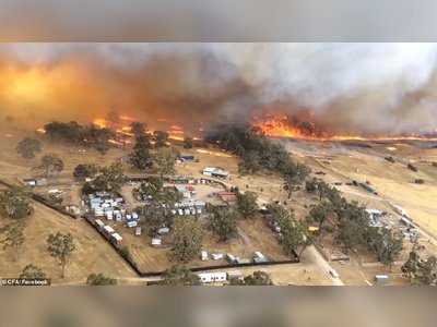 Thousands of tourists who refused to leave East Gippsland are now TRAPPED as their only escape route is closed and 'life-threatening' bushfires near - as fire chief warns it's too late to leave