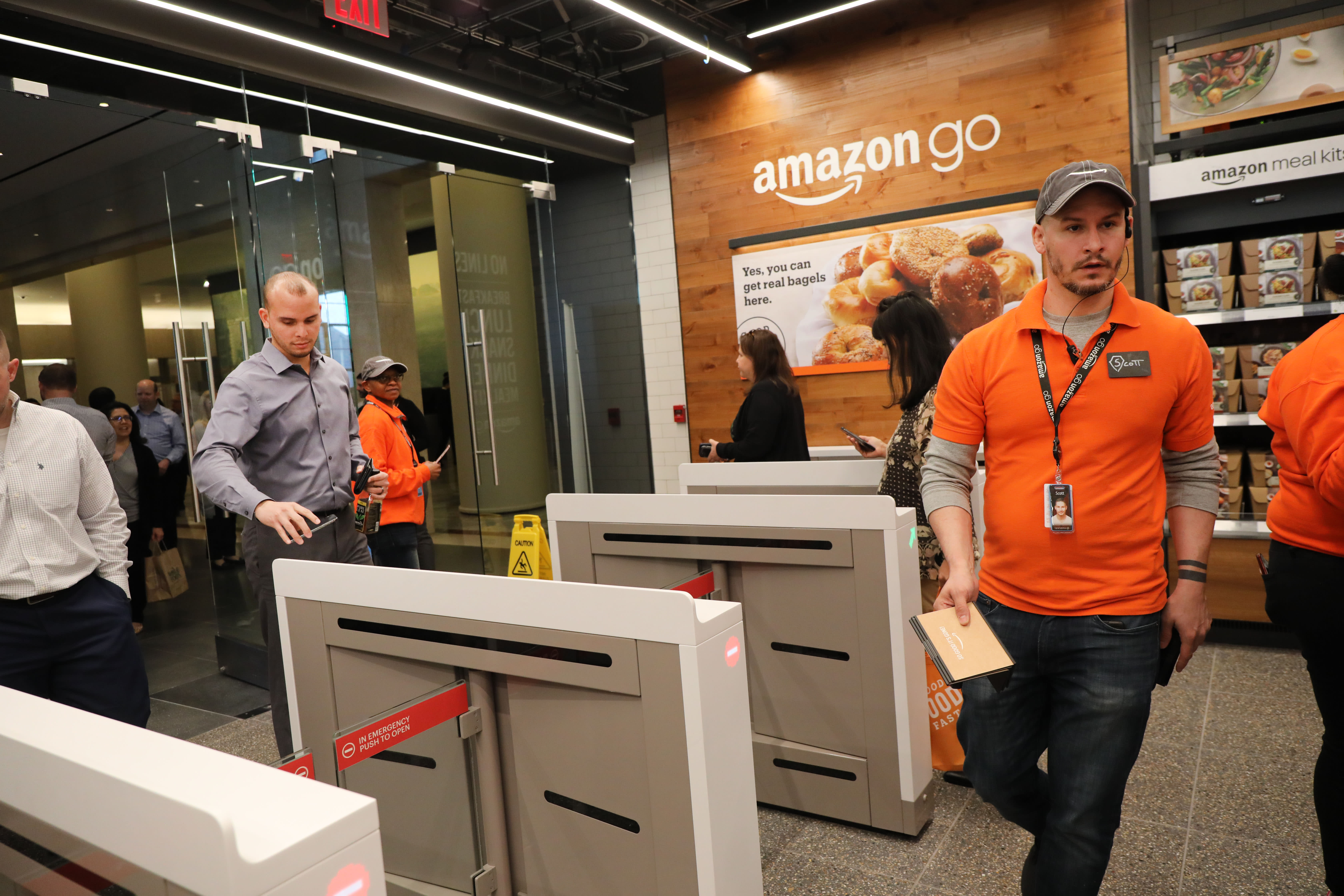 Amazon reportedly wants to turn your hand into a credit card