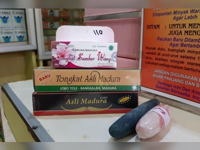 Women swear by Madura sticks that help them please their husbands in bed; doctor warns of infection and cancer risks