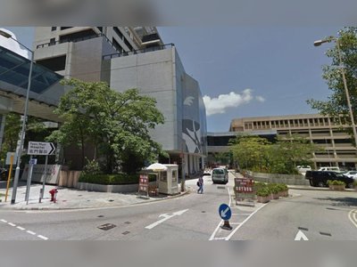 HK woman isolated in hospital in pneumonia alert