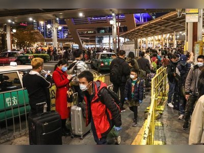 Coronavirus: cross-border travellers queue to enter Hong Kong before quarantine rules take effect