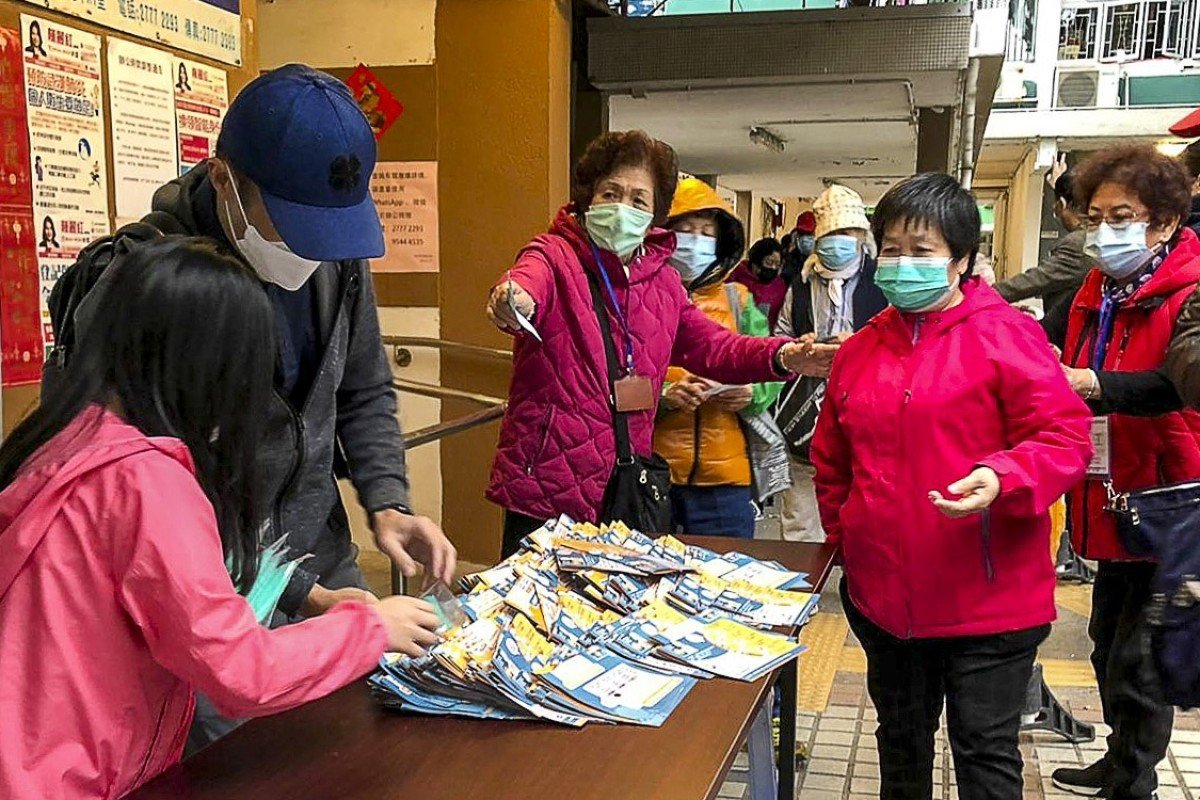 Coronavirus: put a surgical mask on, Hong Kong welfare chief Law Chi-kwong told