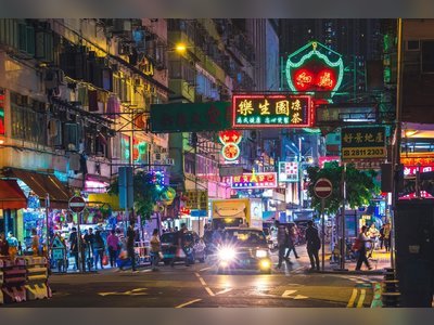 Hong Kong 'will fall' unless bars are shut: expert