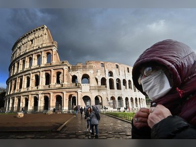 Coronavirus: Italy quarantines millions in lockdown around Venice and Milan