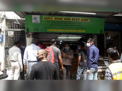 Chaos in Indian cities as alcohol back on sale after 40-day lockdown