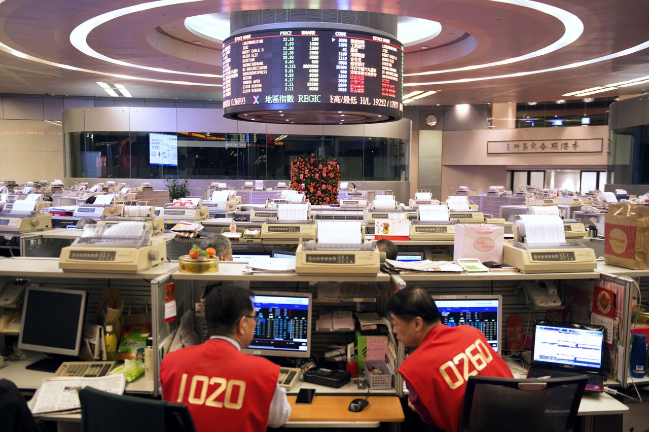 Hong Kong stocks rise for third day
