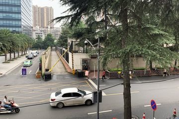 China asks U.S. to close consulate in Chengdu city