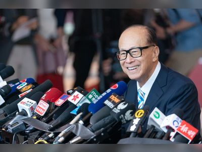 Hong Kong’s Richest Man Steps Up Donations Amid Downturn