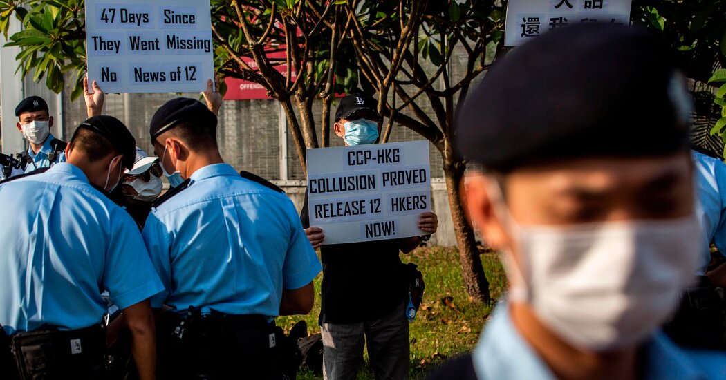 Hong Kong Arrests Nine Over Protesters’ Escape by Speedboat