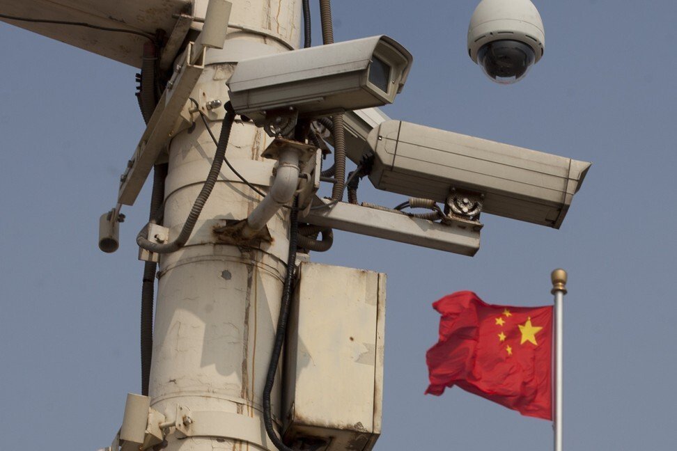 This man hides from security cameras in Beijing: it’s not crime, it’s art