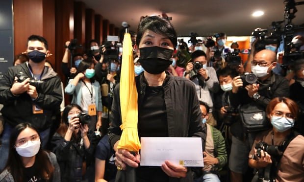Hong Kong politicians face pro-democracy exodus