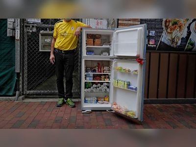 One Good Thing: Hong Kong street refrigerator keeps giving