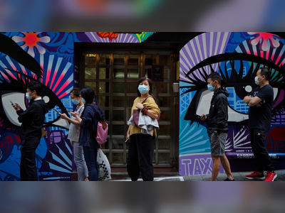 Hong Kong tightens COVID-19 curbs as dance club cluster grows