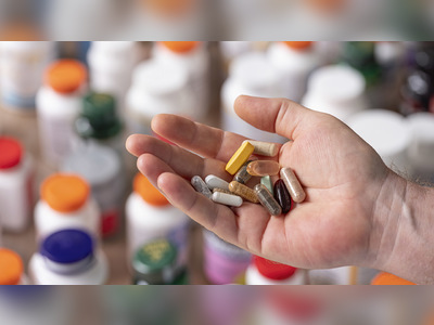 Drug industry trade groups sue Trump admin over drug pricing rule
