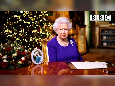 Many Just Want A Hug For Christmas This Year, Says Queen Elizabeth