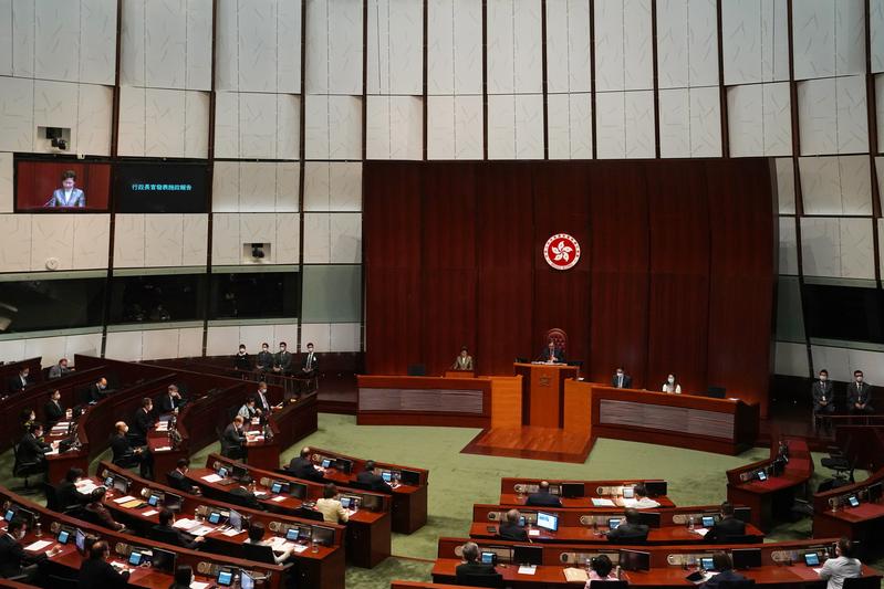 Hong Kong legislature backs studies for artificial islands despite criticism