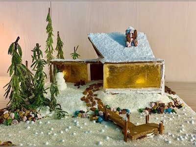 You Need to See This Gingerbread Replica of the Midcentury House on “Ozark