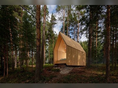 This Zen-Inspired Prefab Cabin Popped Up in a Single Day