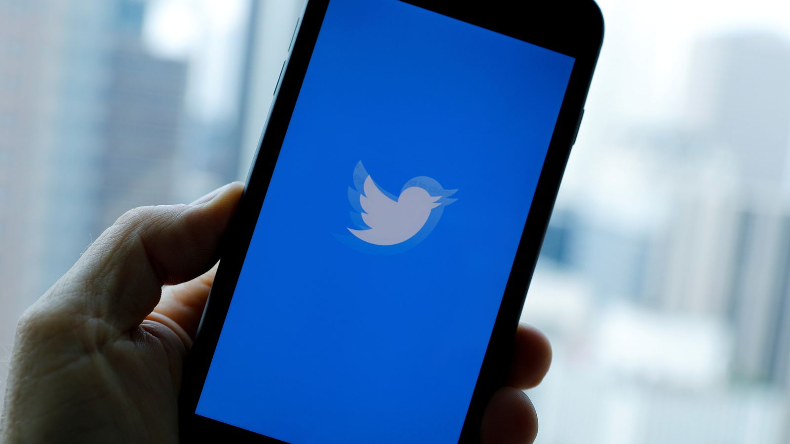 Twitter to let users charge monthly fee for exclusive content in new Super Follows feature