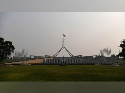 Australia cyber attacks hit television channel and parliament
