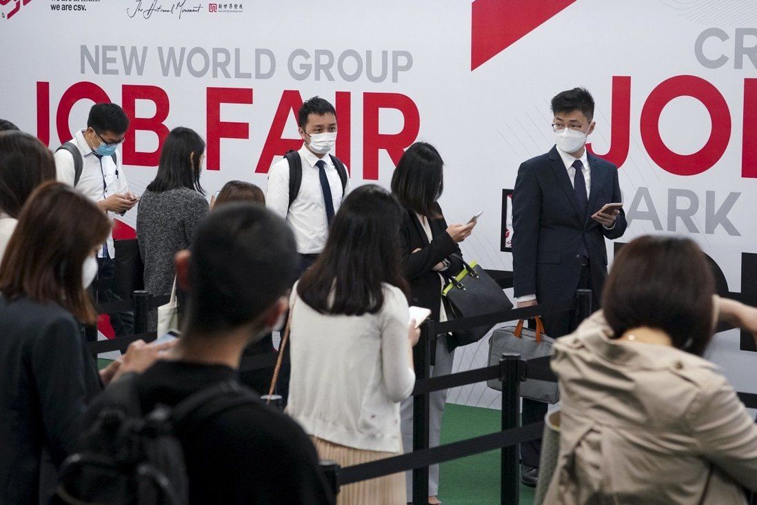 Hong Kong job fair attracts more than 10,000 applicants