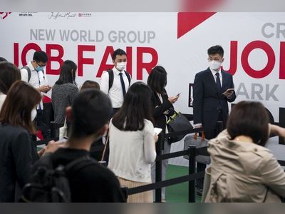 Hong Kong job fair attracts more than 10,000 applicants