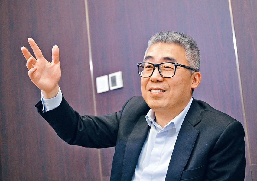 Li Ruigang slams TVB to be outdated, "hugely dissatisfied” with its performance