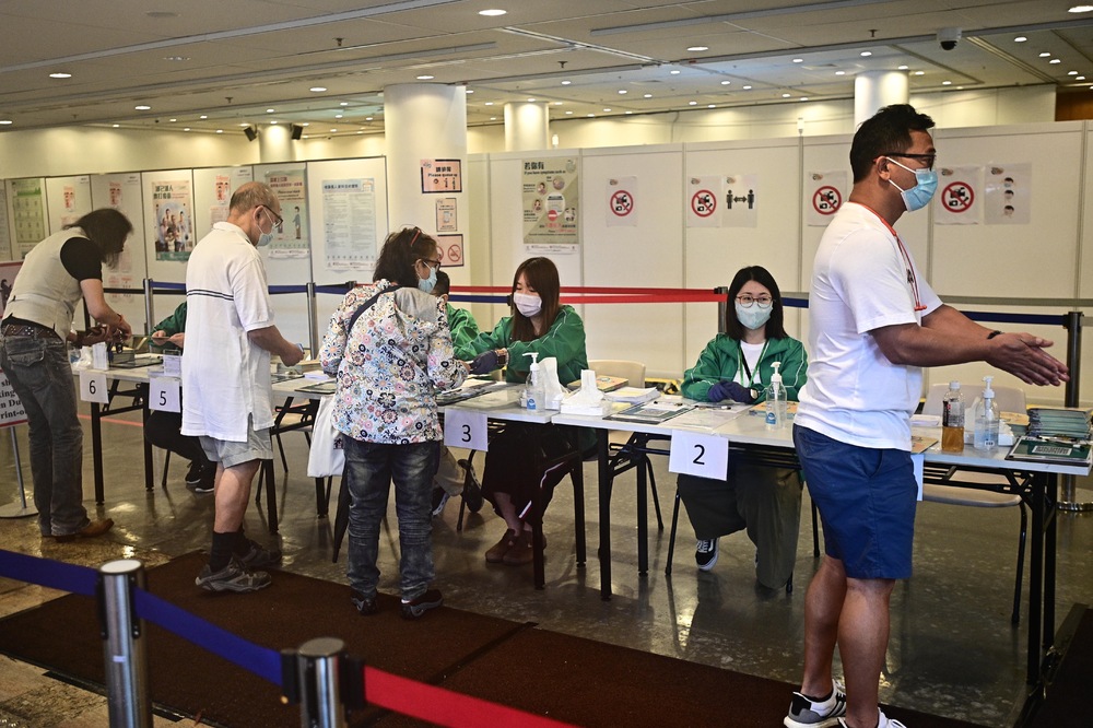 Tourism staffers to apply for vaccination center jobs until Monday