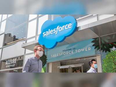 Salesforce invests $40 million in text-marketing startup Community