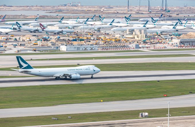Major decline in cargo capacity for Cathay Pacific, thanks to crew quarantine