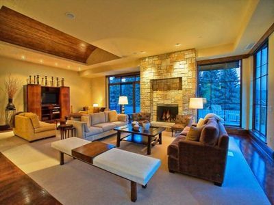 Five Suite luxury penthouse with deluxe wine cellar in Ketchum