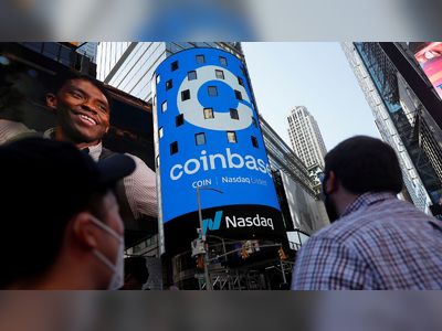 Coinbase makes splash on market debut with $99.6bn valuation