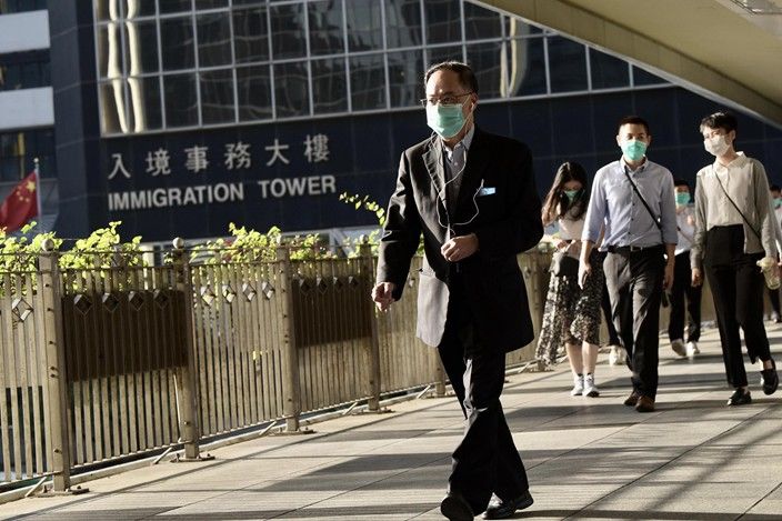 Hong Kong Mulls Sending Civil Servants to Work on Mainland