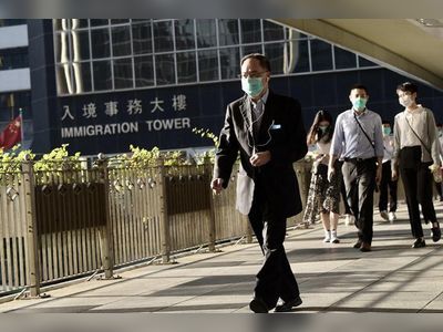Hong Kong Mulls Sending Civil Servants to Work on Mainland