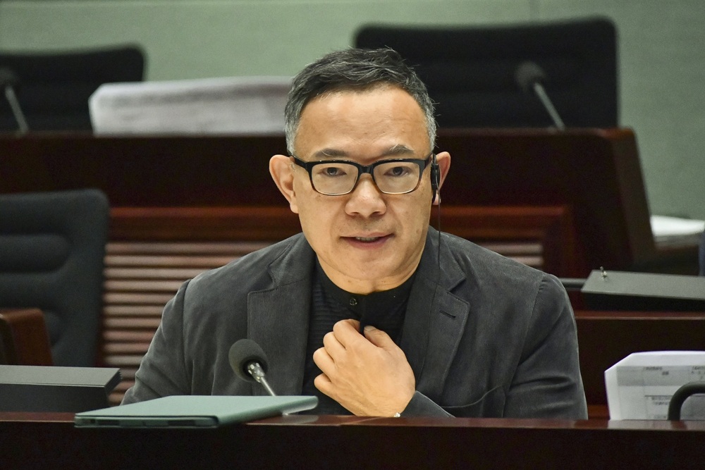 LegCo to regulate lawmakers’ attire during meetings