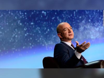Battle of the billionaires: Jeff Bezos' rocket company protests SpaceX's latest NASA contract