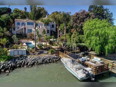 A Waterfront Home With a Private Dock in Northern California