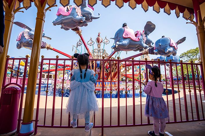 Hong Kong Disneyland Posts Record $350 Million Loss