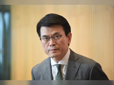 Economic recovery uneven, Edward Yau says