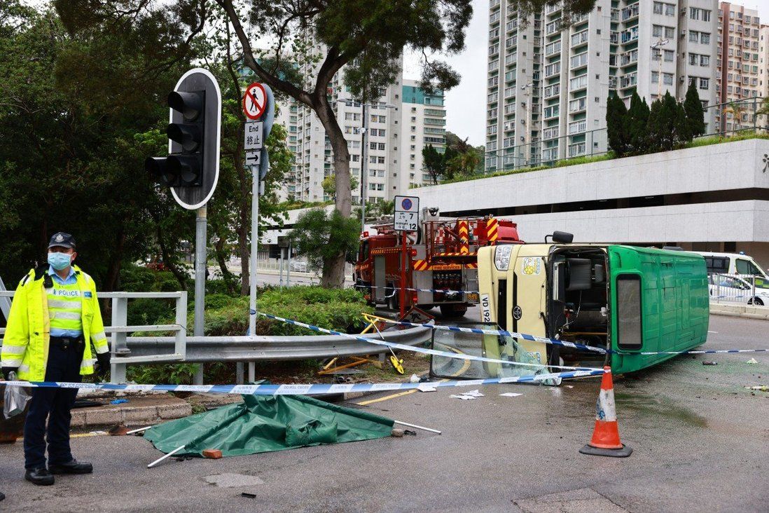 One dead, seven injured in Hong Kong minibus crash