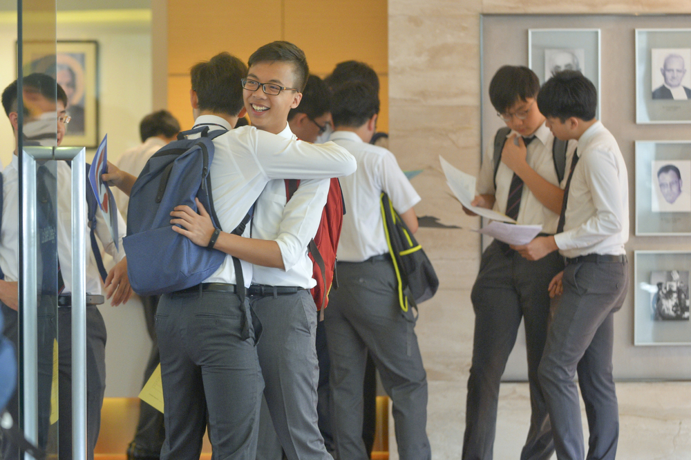 Candidates can receive HKDSE results via SMS