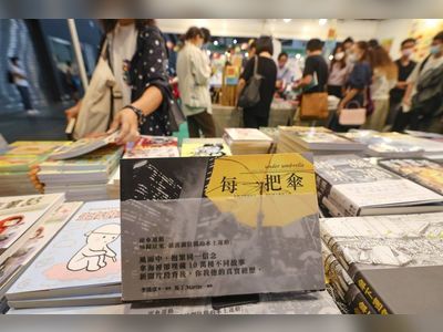 Books by opposition figures still sold at Hong Kong Book Fair despite complaints